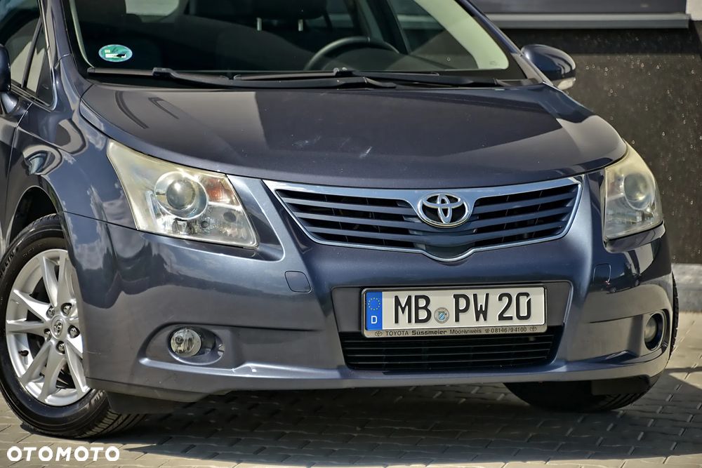 Toyota Avensis 1.6 Premium - 13