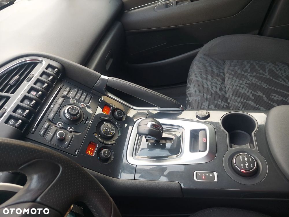 Peugeot 3008 Hybrid4 - 15