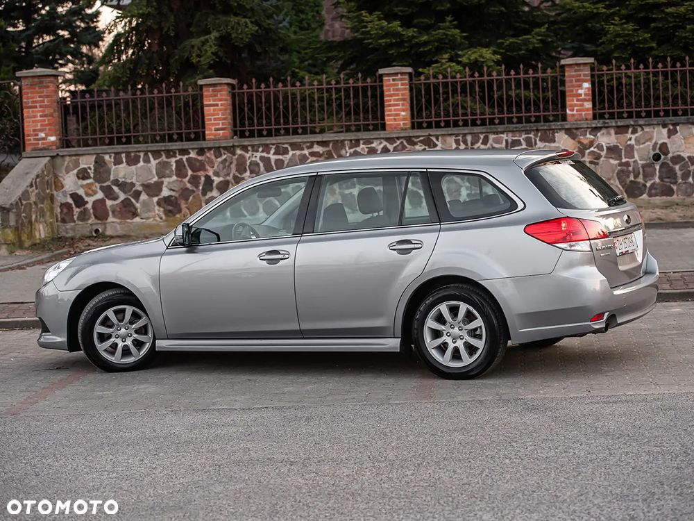 Subaru Legacy - 11