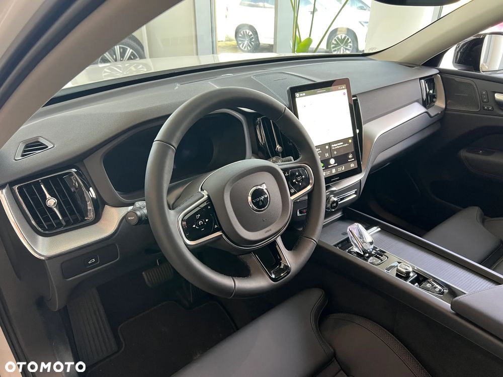 Volvo XC 60 B5 B AWD Plus Dark - 5