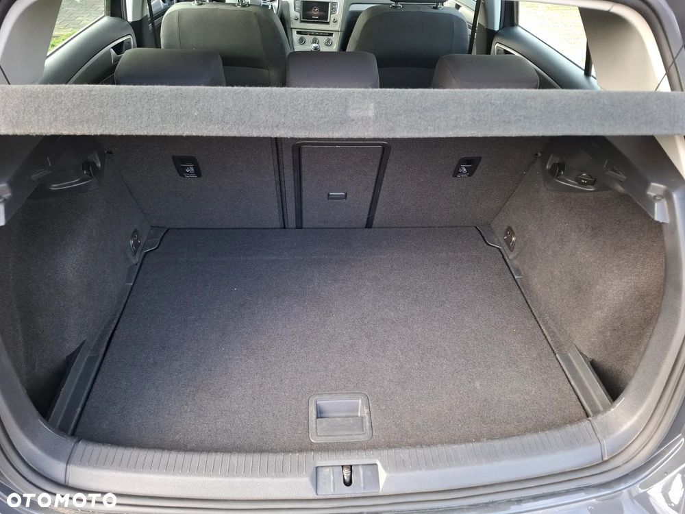 Volkswagen Golf - 22