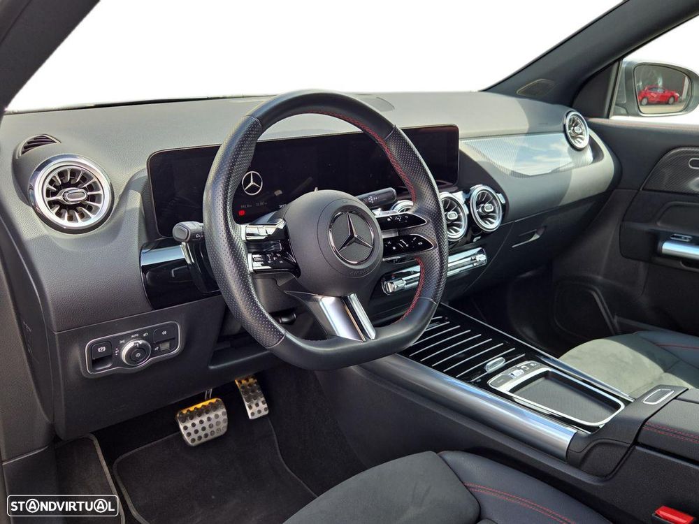Mercedes-Benz GLA 180 d AMG Line - 12