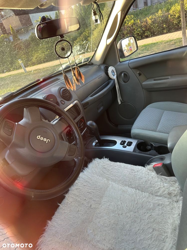 Jeep Liberty - 5