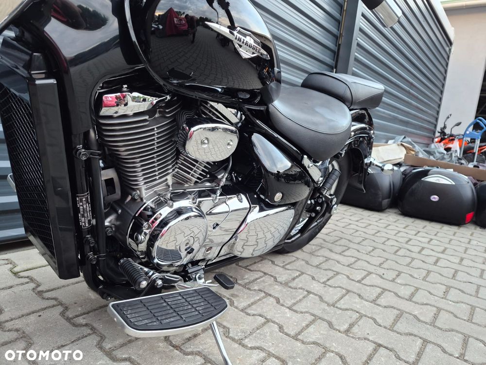 Suzuki Intruder - 27