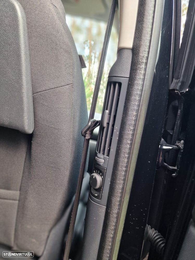 Peugeot 5008 1.6 HDi Executive JLL17 - 17