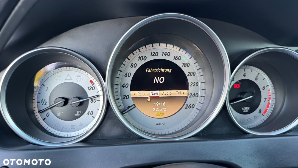 Mercedes-Benz Klasa C 180 BlueEFFICIENCY - 23