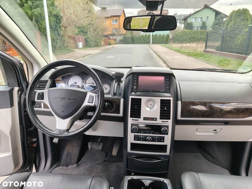 Chrysler Grand Voyager - 21