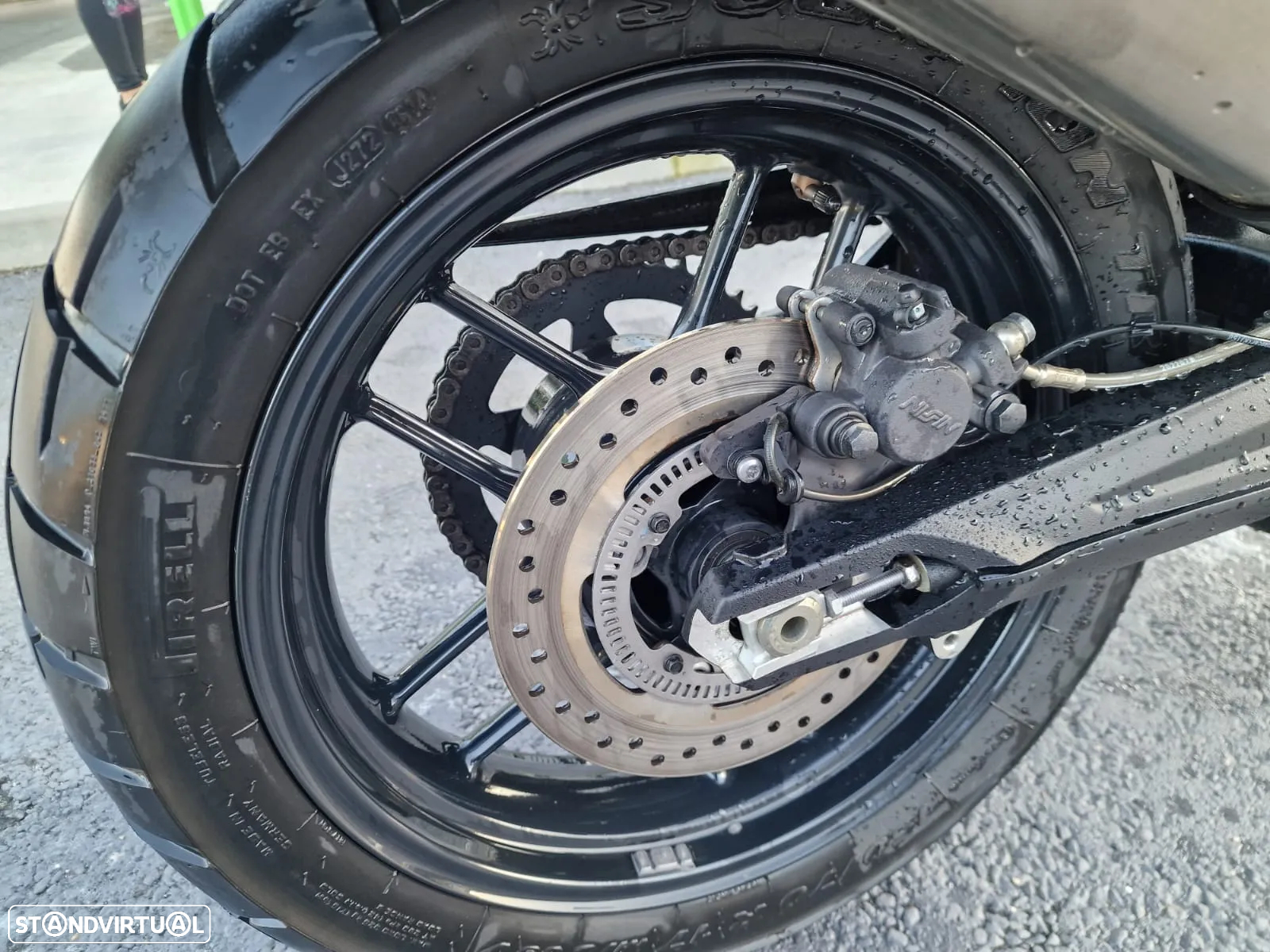 Triumph Tiger 800 XRX - 13