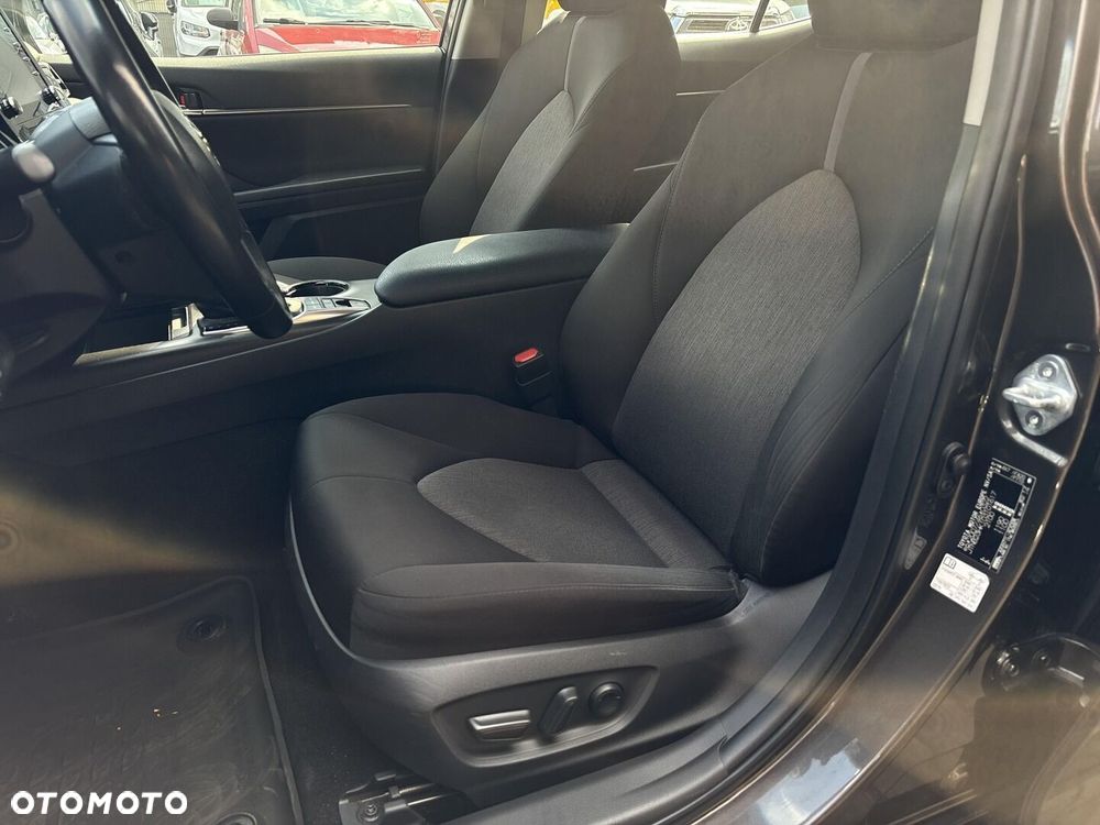 Toyota Camry 2.5 Hybrid Comfort CVT - 14