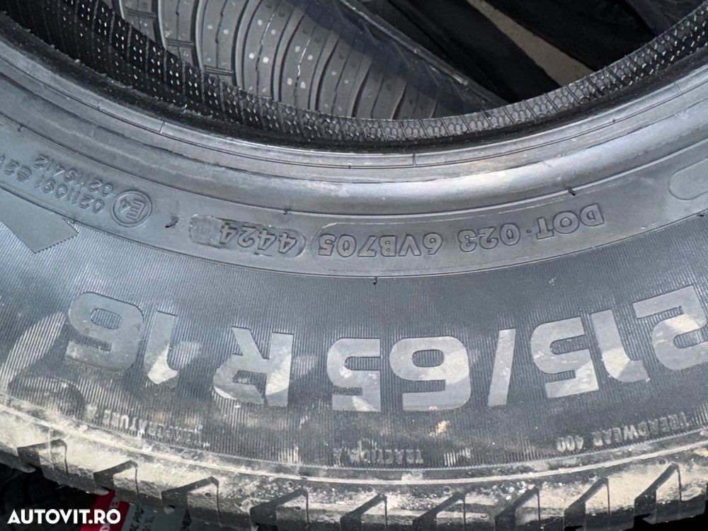 Vând 4 anvelope 215/65/16 vredestein allseason noi - 4