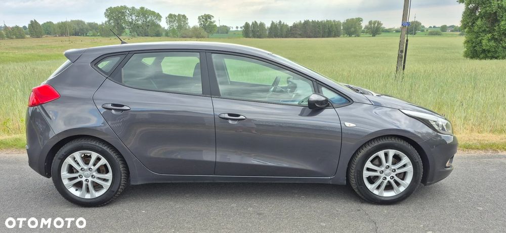 Kia Ceed 1.4 L - 8