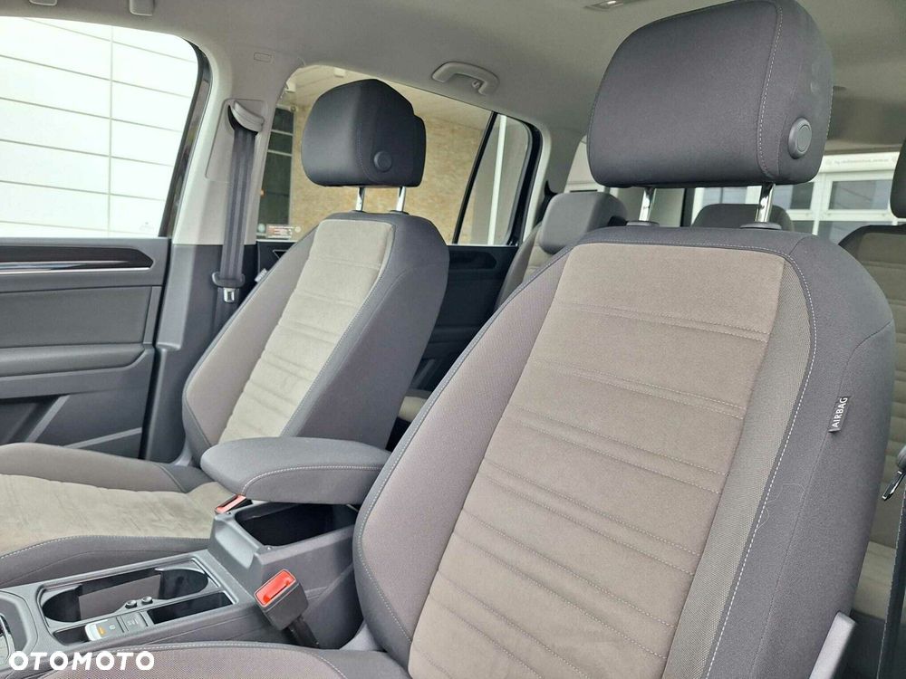 Volkswagen Touran - 9