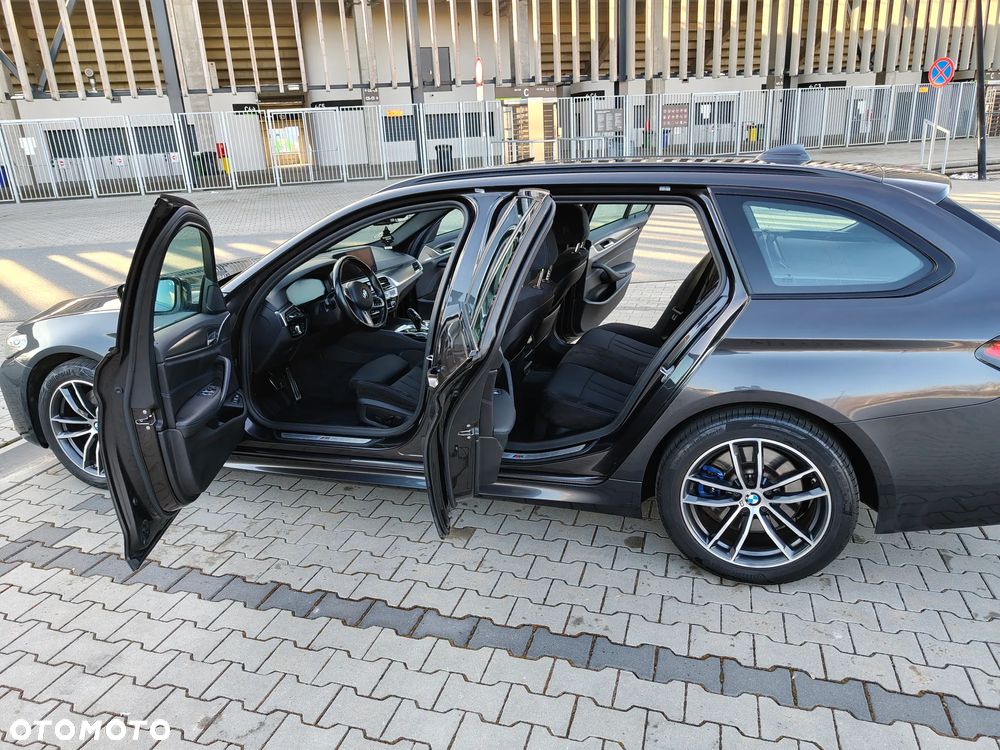 BMW Seria 5 530e M Sport sport - 33