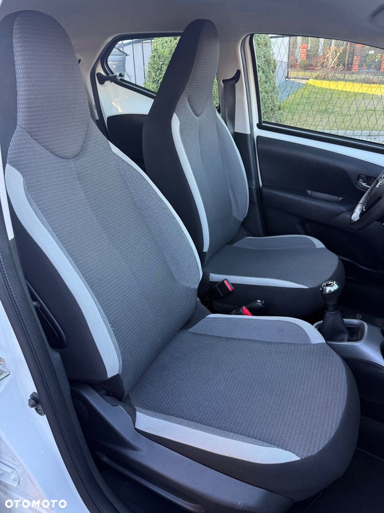 Toyota Aygo x-play connect - 18