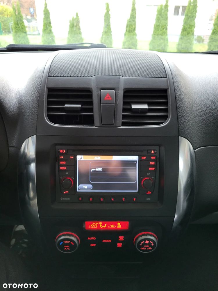 Suzuki SX4 - 12