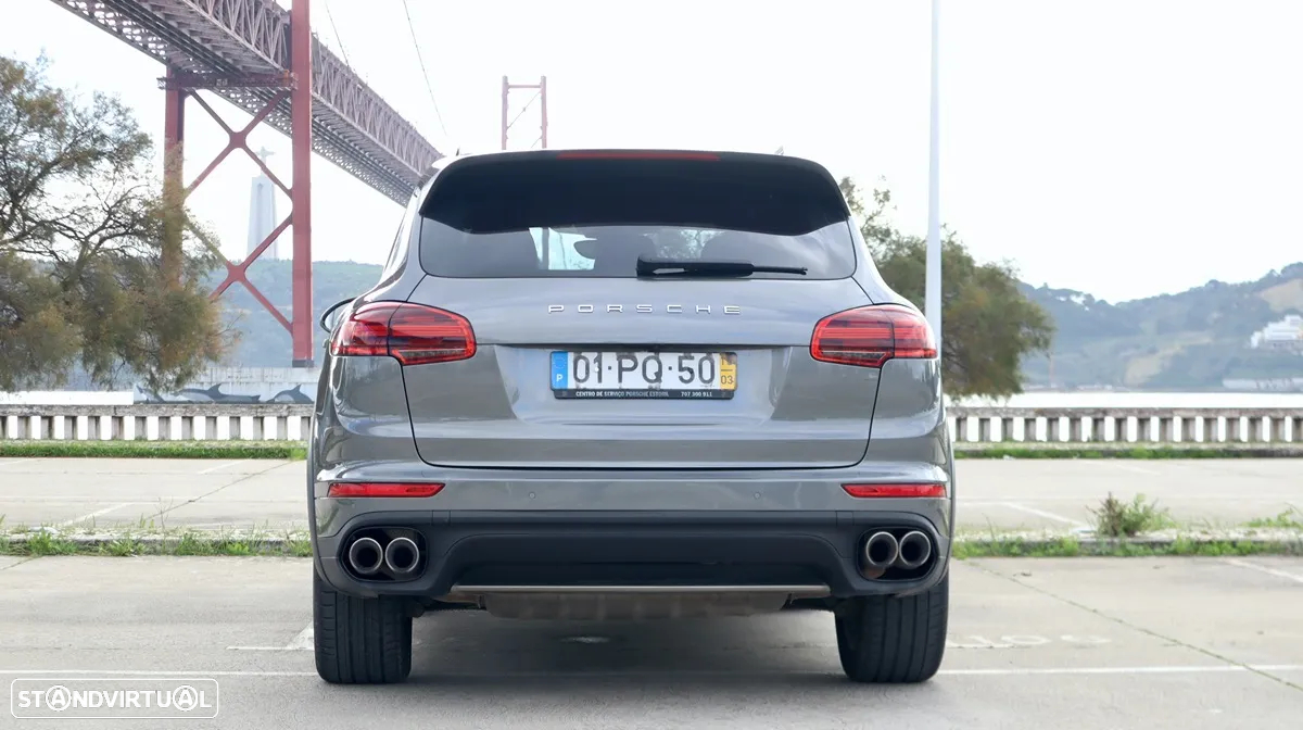 Porsche Cayenne S - 8