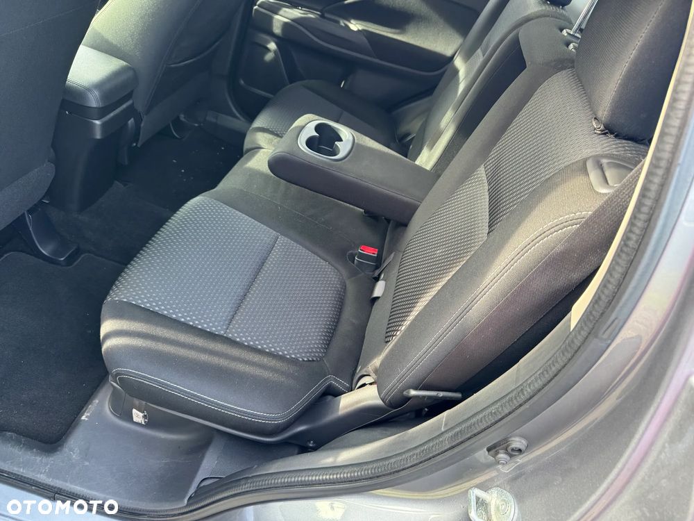 Mitsubishi Outlander 2.4 4WD CVT Instyle - 21