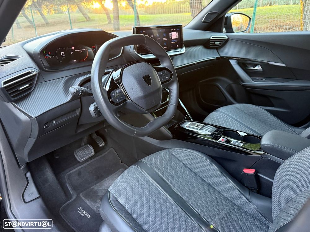 Peugeot 2008 1.2 Hybrid Allure e-DCS6 - 36
