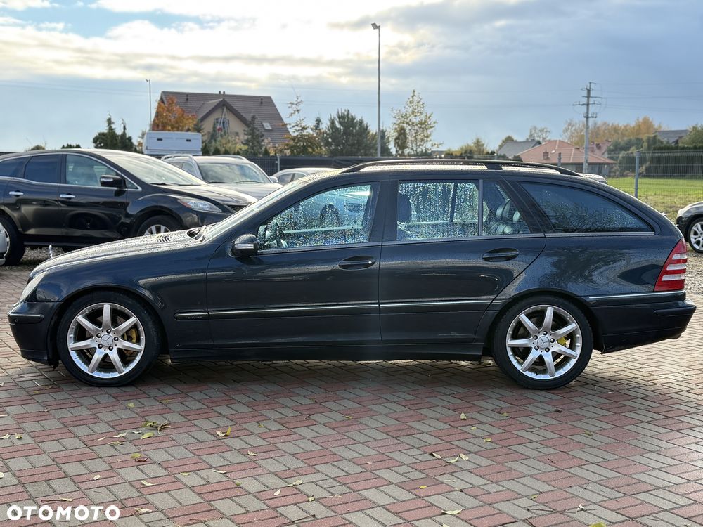 Mercedes-Benz C-Class 2003 photo 3