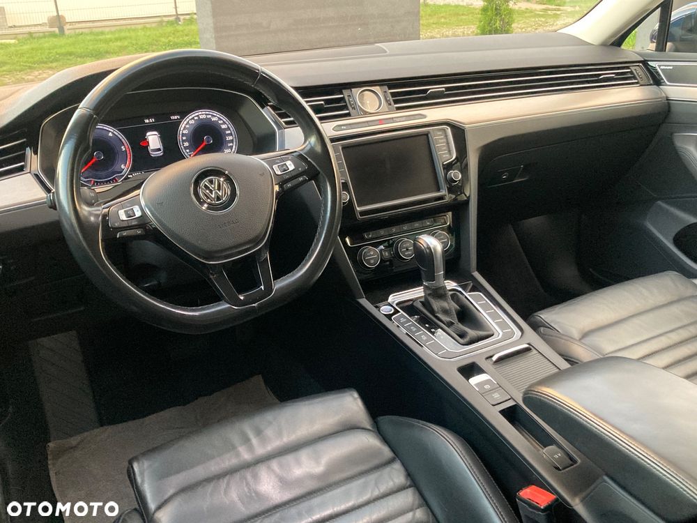 Volkswagen Passat Variant 2.0 TDI SCR DSG (BlueM Tech) Highline - 8