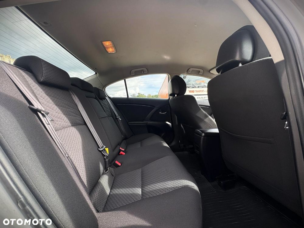 Toyota Avensis 2.0 Sol plus EU5 MS - 9