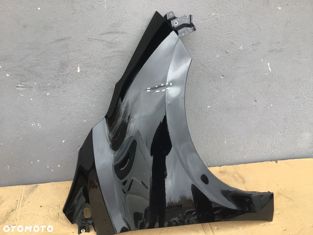 Błotnik przedni prawy Nissan Micra K14 - 1