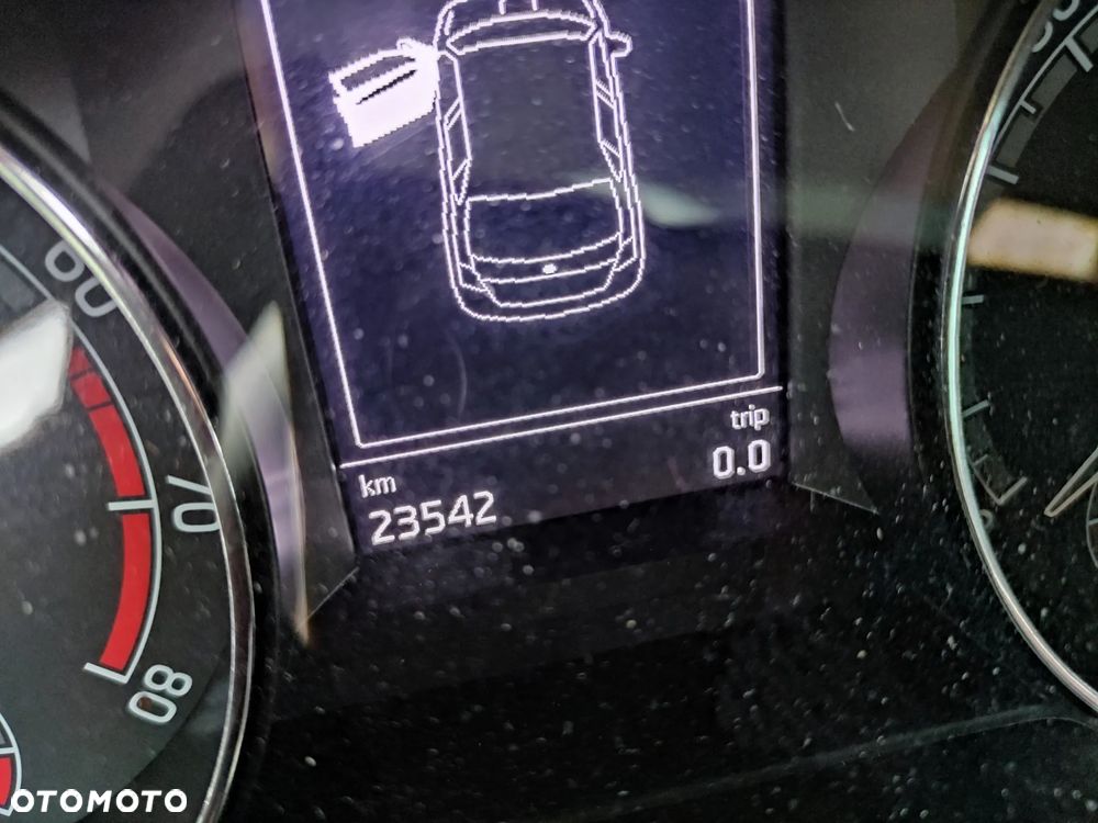 Skoda Fabia 1.0 TSI Clever - 23