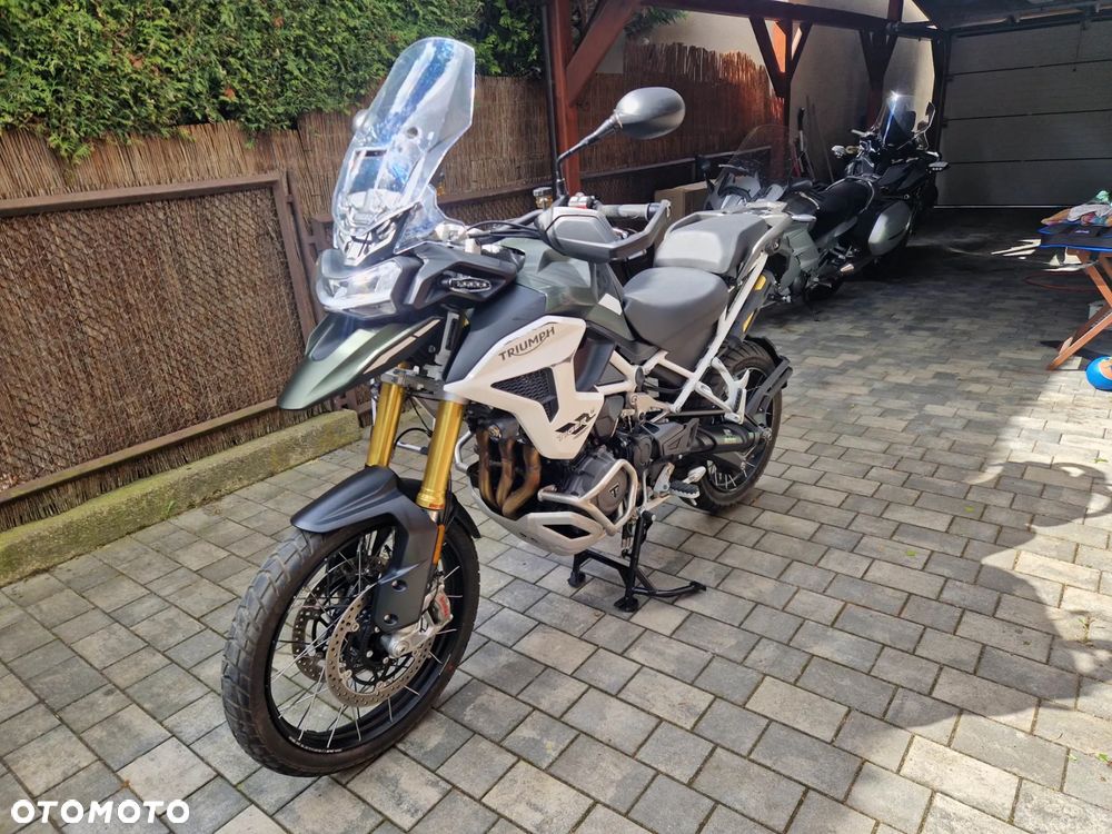 Triumph Tiger - 1