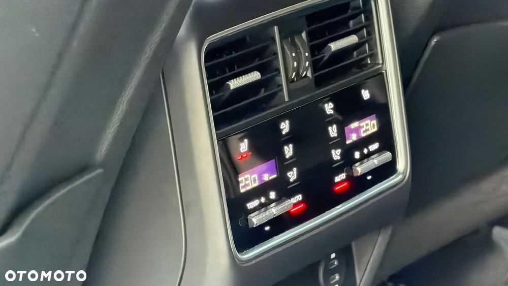 Porsche Cayenne - 17