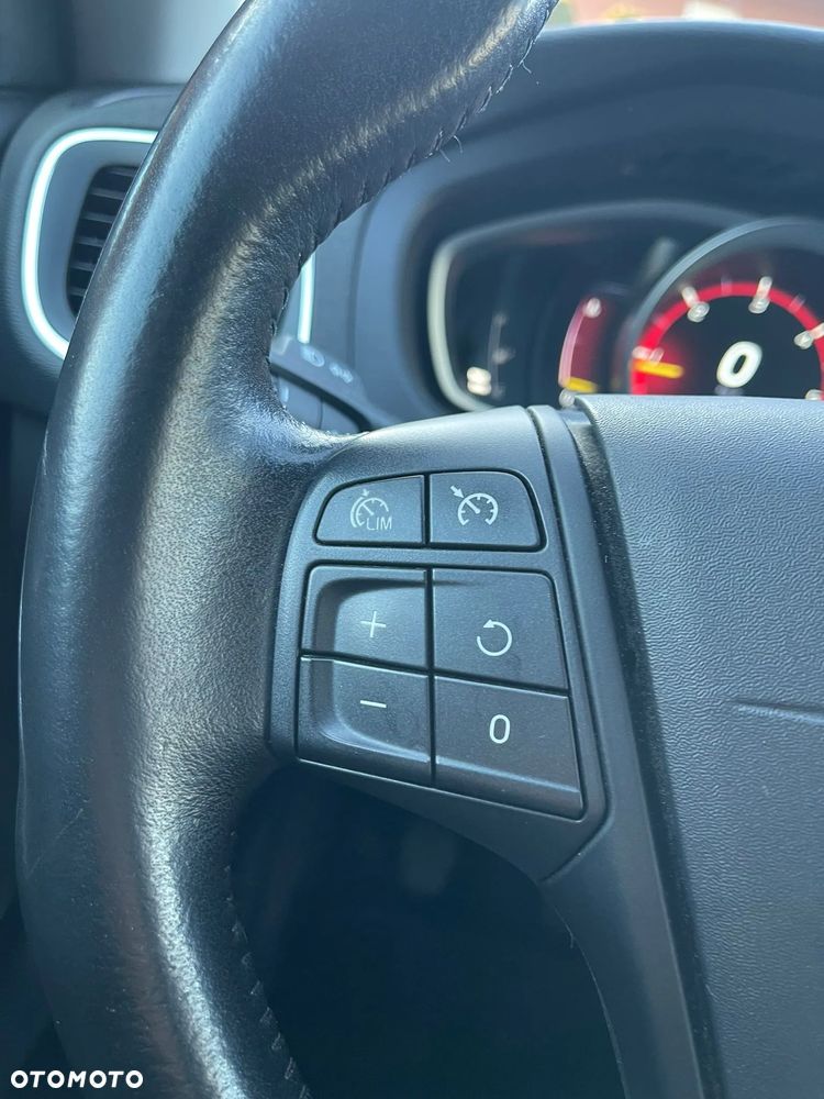 Volvo V40 D3 Kinetic - 21