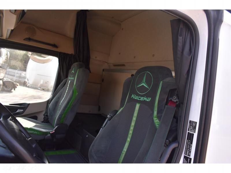 Mercedes-Benz Actros - 22