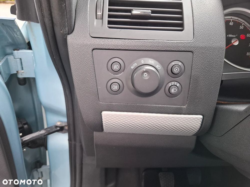 Opel Zafira 1.8 Sport - 36
