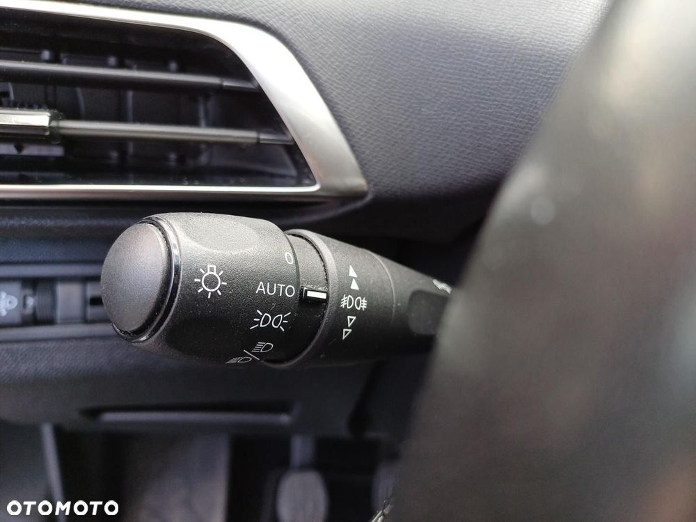 Peugeot 3008 1.2 PureTech Access S&S - 20