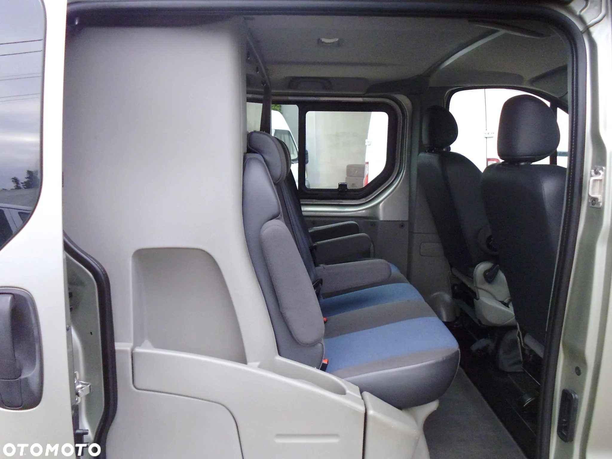 Renault TRAFIC - 12
