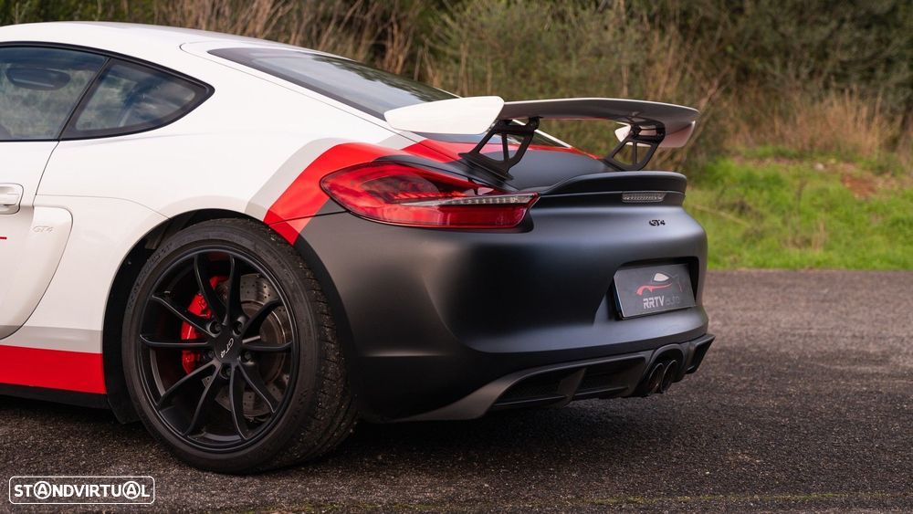 Porsche Cayman GT4 - 25