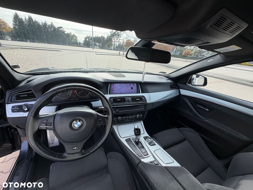 BMW Seria 5 525d - 24