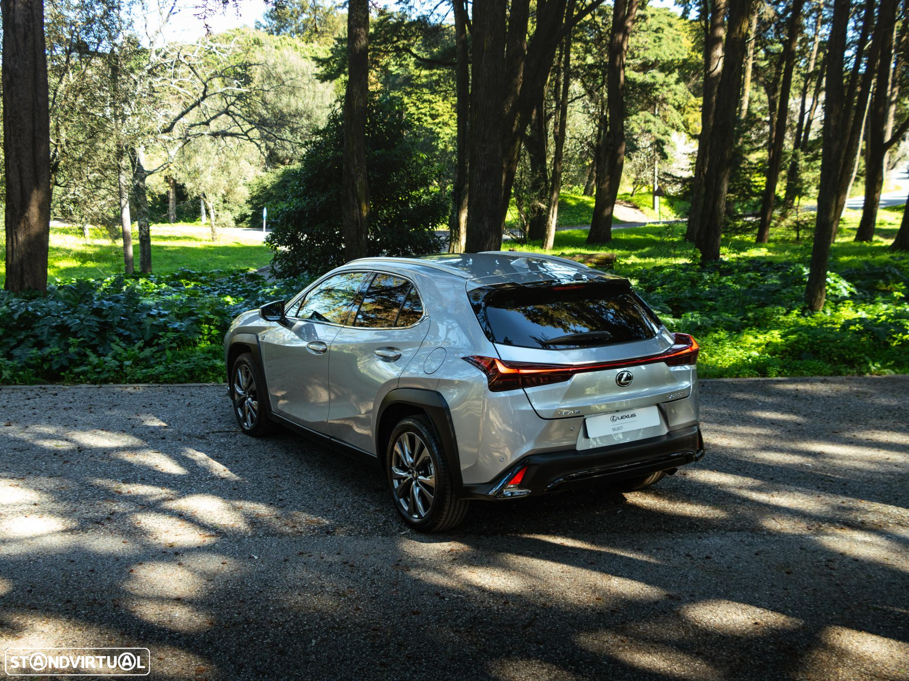 Lexus UX 250h Sport - 2