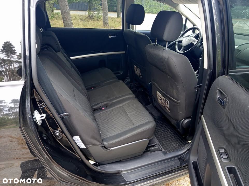 Toyota Corolla Verso - 8