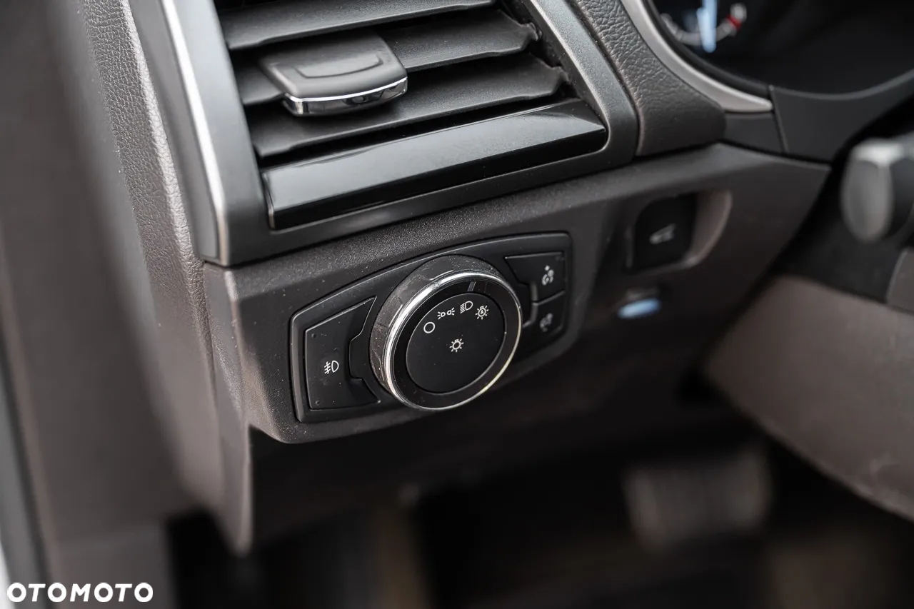 Ford Fusion - 17