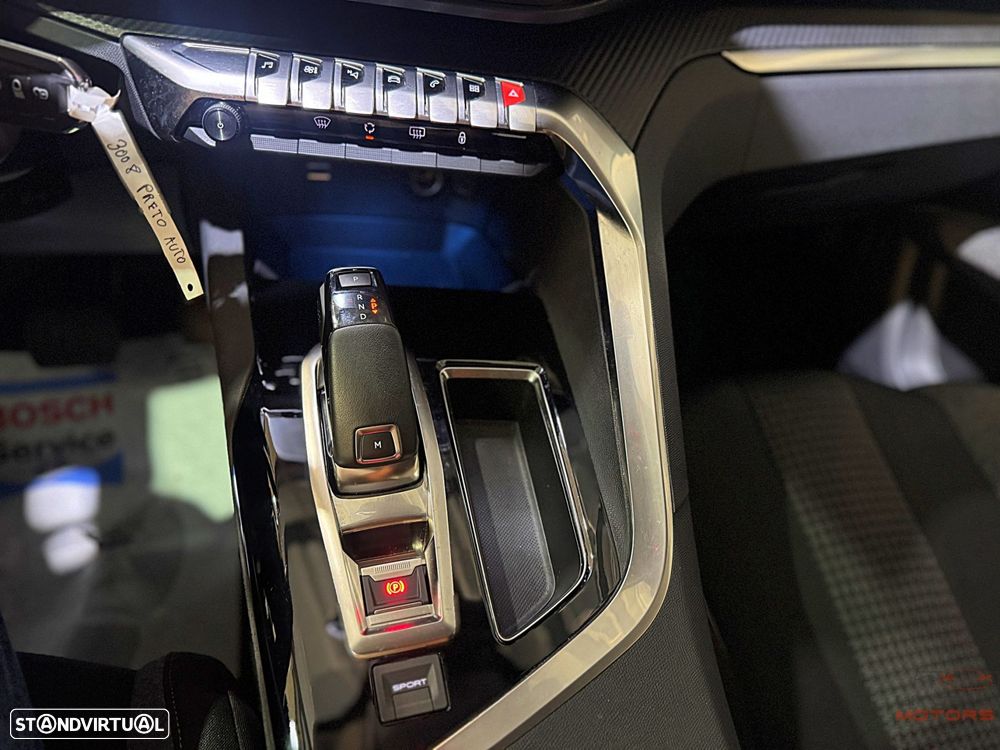 Peugeot 3008 1.2 PureTech Allure EAT8 - 29