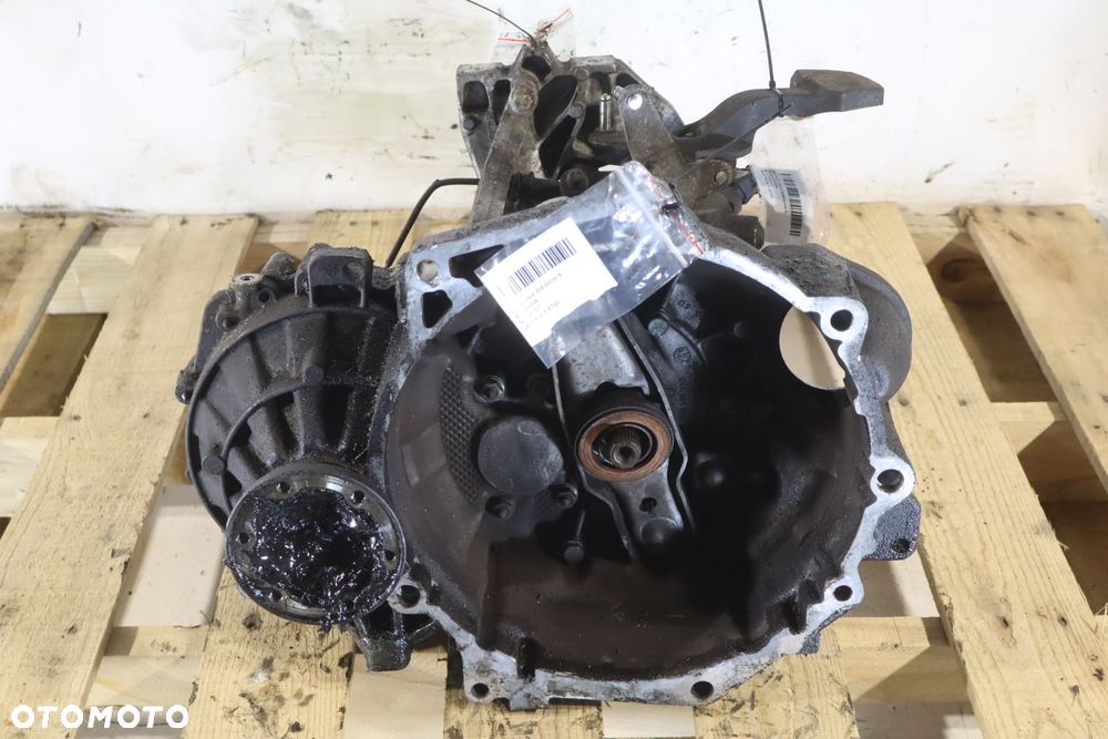 SKRZYNIA BIEGÓW 5 BIEGOWA VOLKSWAGEN JETTA V 1.9TDI JCR - 1
