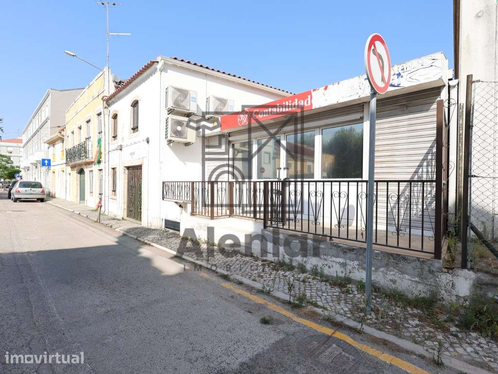Prédio Urbano no Centro de Alhandra - Uma Oportunidade Única de Inv... - Grande imagem: 3/53