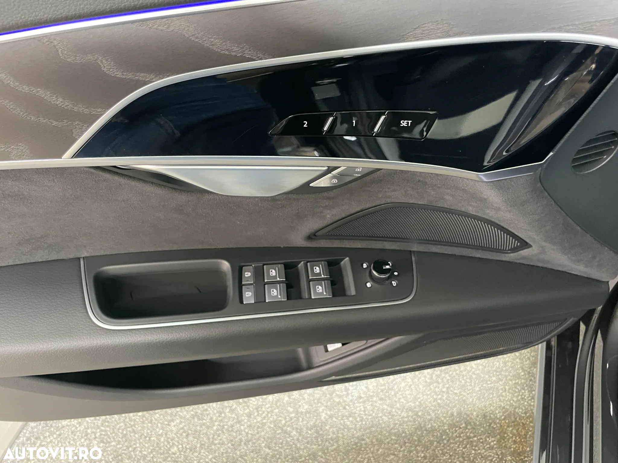 Audi A8 60 TFSI e quattro Tiptronic PHEV - 12