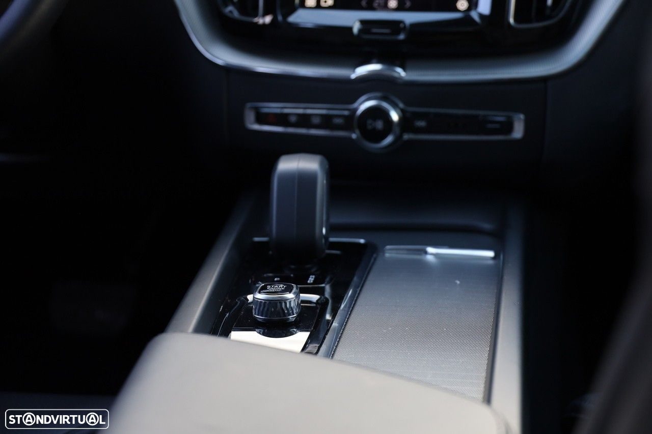 Volvo XC 60 2.0 T6 PHEV Plus Bright AWD - 17
