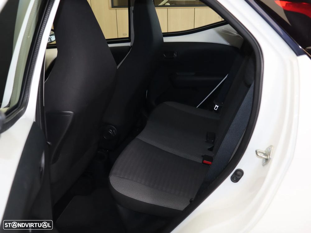 Toyota Aygo 1.0 X-Play - 13