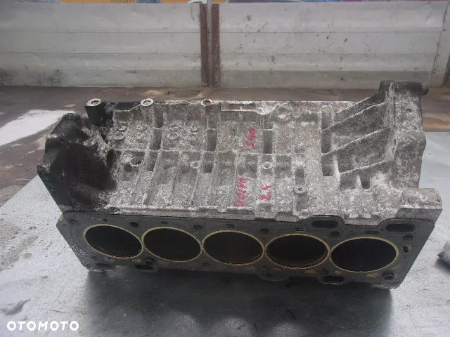 BLOK GOŁY B5254S 2.4 B 20V VOLVO V70 S70 C70 850 - 4