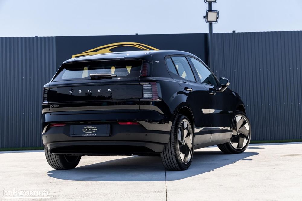 Volvo EX30 69 kWh Single Motor Extended Range Black Edition - 27