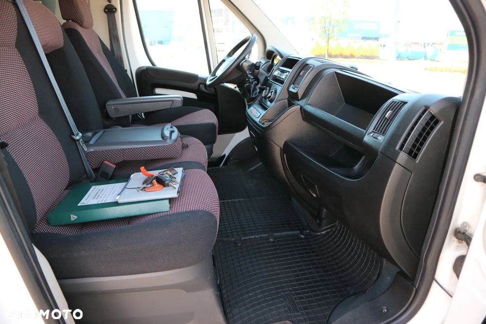 Peugeot BOXER 3,0 177KM,! 8palet + WINDA krajowy!! - 31