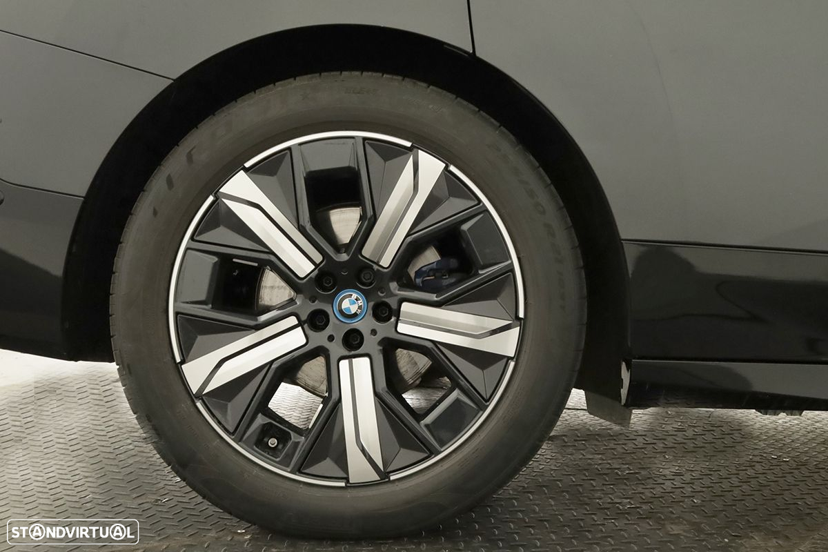 BMW iX xDrive 40 - 8