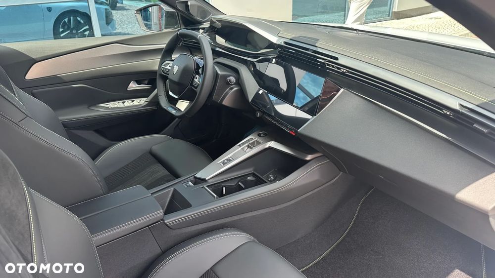 Peugeot 308 1.2 mHEV GT S&S e-DCS6 - 11